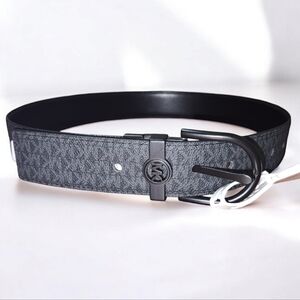 🆕️ MICHAEL KORS Genuine Leather Reversable Belt in Black & MK Signature Logo